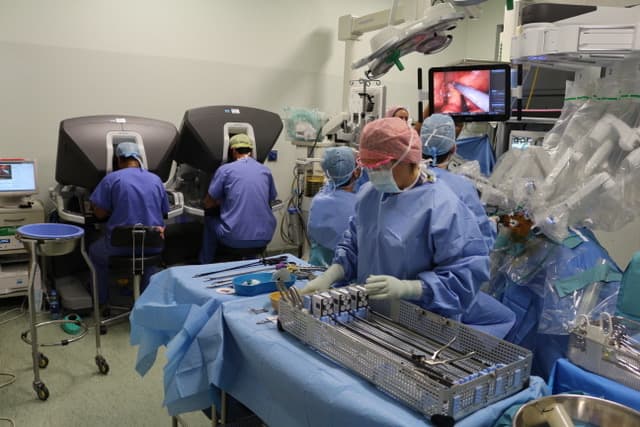 Robotic surgery video editing workstation